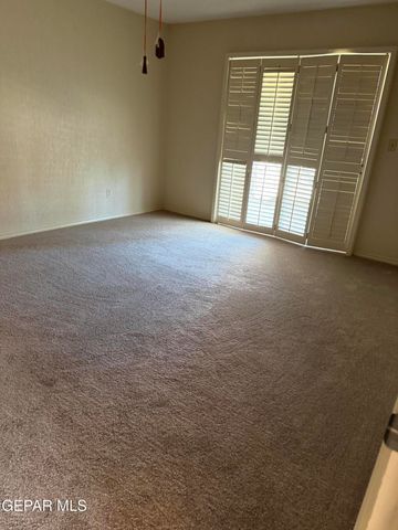 320 THUNDERBIRD Drive, El Paso, TX 79912