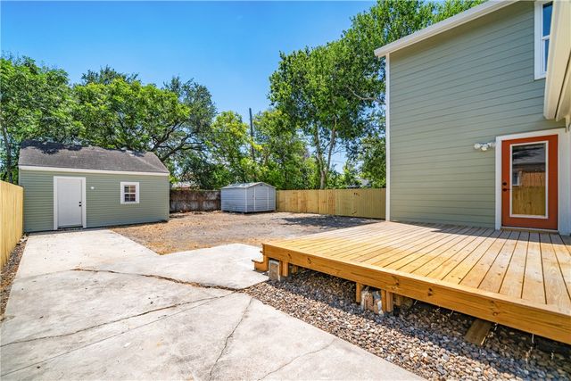 621 Atlantic St, Corpus Christi, TX 78404