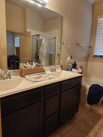 5926 Sunflower Prairie Court, Houston, TX 77049