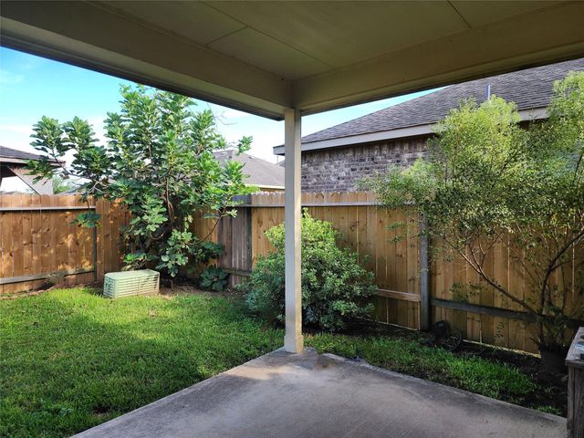 5926 Sunflower Prairie Court, Houston, TX 77049
