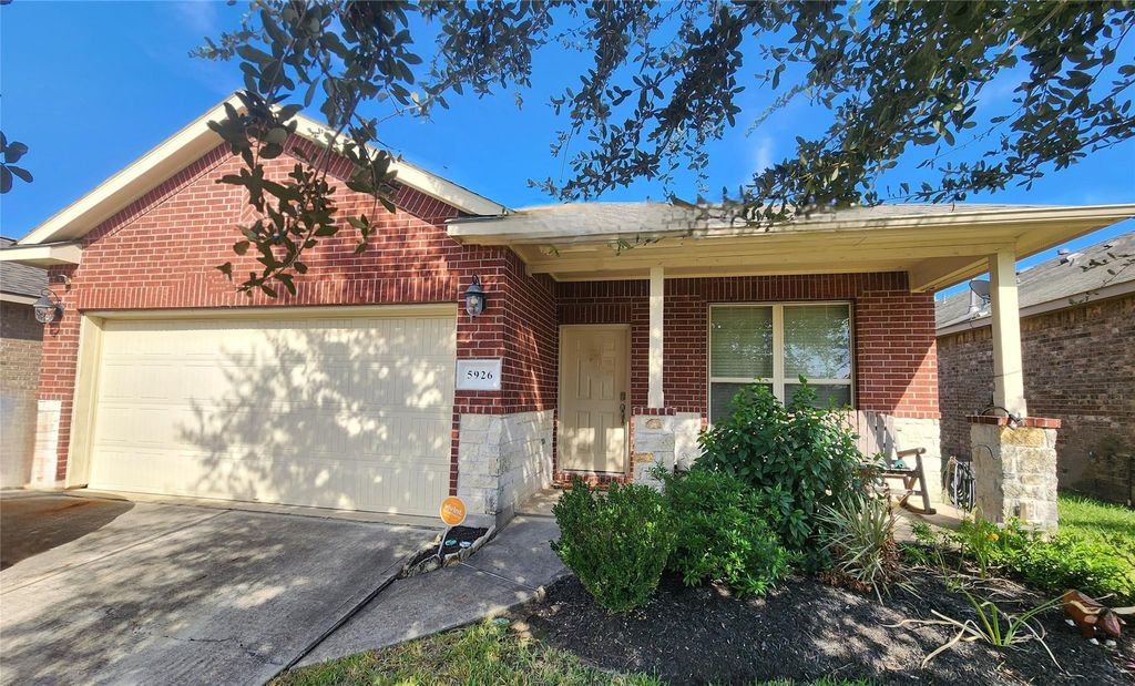 5926 Sunflower Prairie Court, Houston, TX 77049