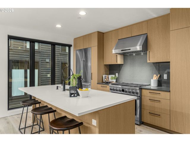 1869 Nw 28TH Ave, Portland, OR 97210