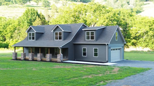 210 Granville Hwy, Chestnut Mound, TN 38552