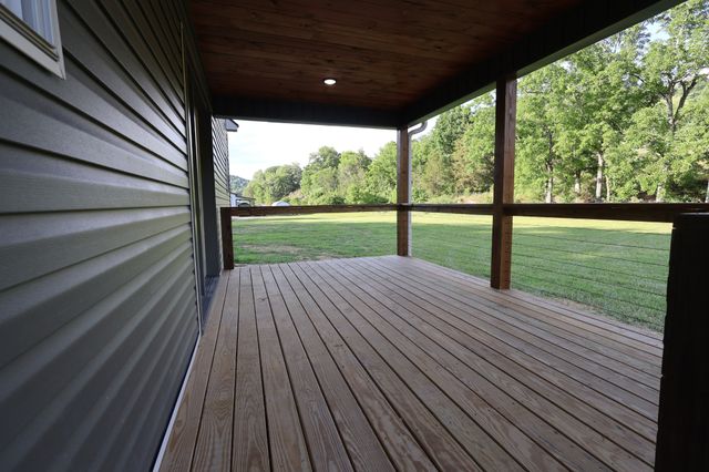 210 Granville Hwy, Chestnut Mound, TN 38552