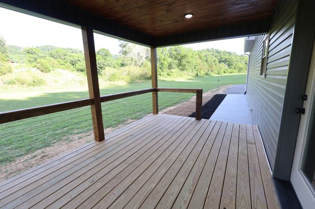 210 Granville Hwy, Chestnut Mound, TN 38552
