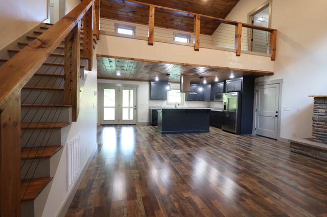 210 Granville Hwy, Chestnut Mound, TN 38552