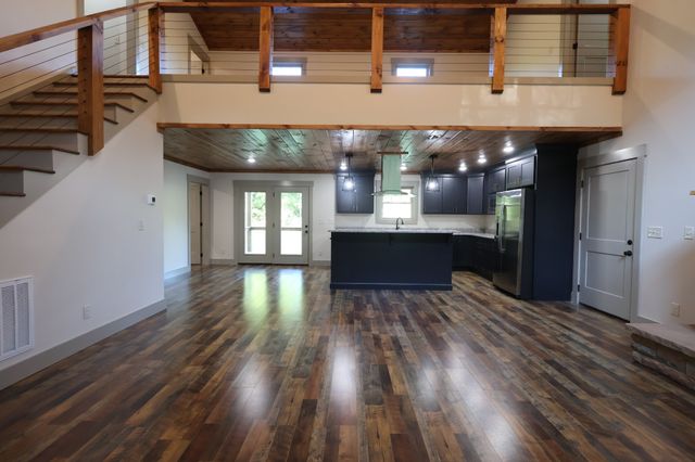 210 Granville Hwy, Chestnut Mound, TN 38552