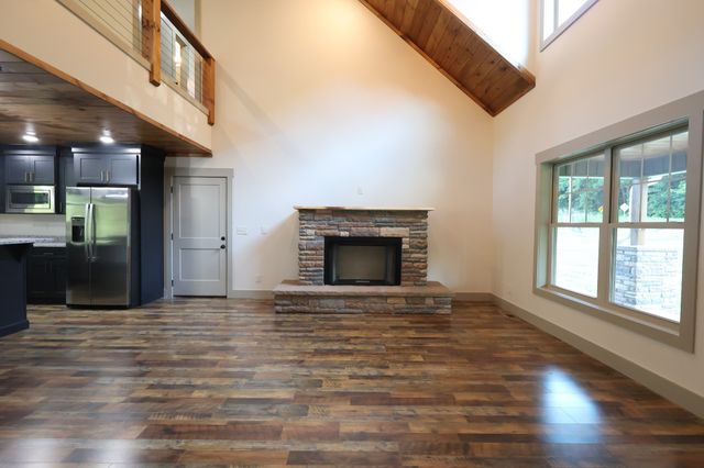 210 Granville Hwy, Chestnut Mound, TN 38552