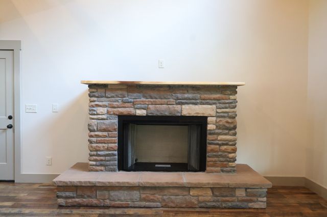 210 Granville Hwy, Chestnut Mound, TN 38552