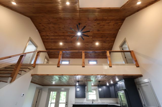 210 Granville Hwy, Chestnut Mound, TN 38552