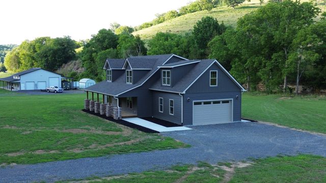 210 Granville Hwy, Chestnut Mound, TN 38552