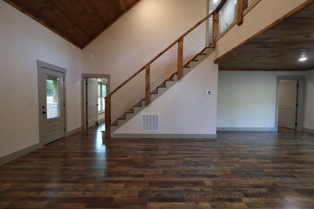 210 Granville Hwy, Chestnut Mound, TN 38552