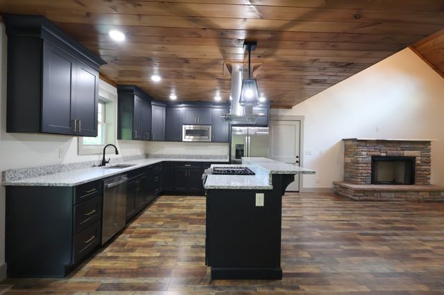 210 Granville Hwy, Chestnut Mound, TN 38552