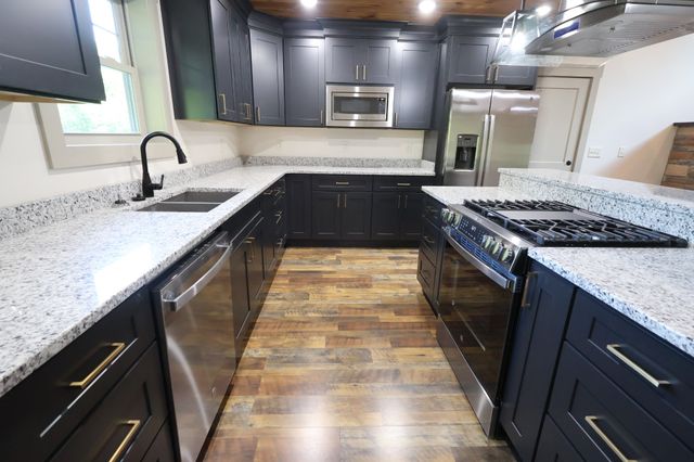 210 Granville Hwy, Chestnut Mound, TN 38552