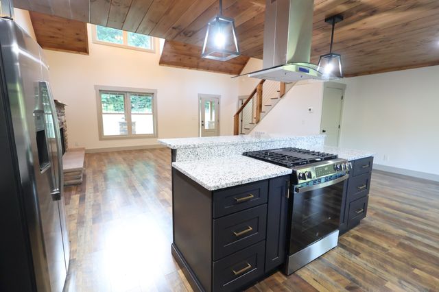 210 Granville Hwy, Chestnut Mound, TN 38552