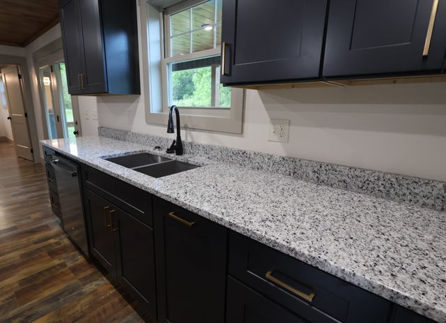 210 Granville Hwy, Chestnut Mound, TN 38552