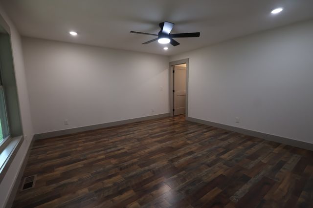 210 Granville Hwy, Chestnut Mound, TN 38552