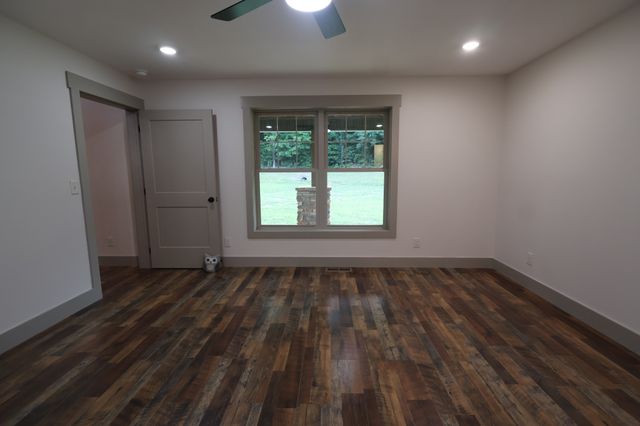 210 Granville Hwy, Chestnut Mound, TN 38552