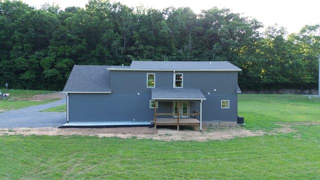 210 Granville Hwy, Chestnut Mound, TN 38552
