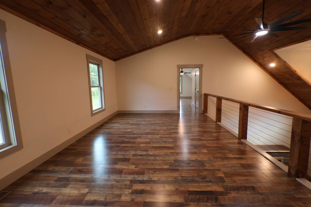 210 Granville Hwy, Chestnut Mound, TN 38552
