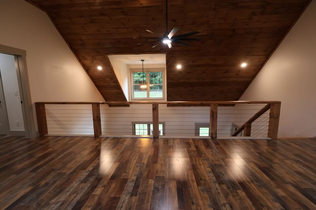 210 Granville Hwy, Chestnut Mound, TN 38552
