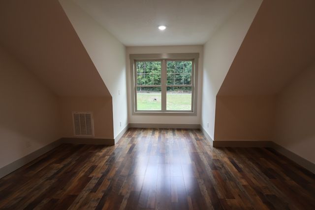 210 Granville Hwy, Chestnut Mound, TN 38552