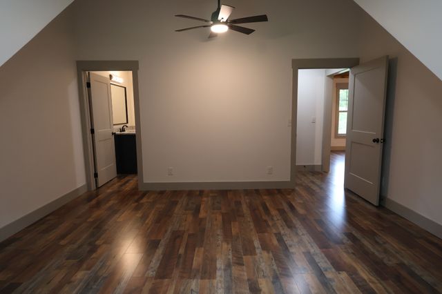 210 Granville Hwy, Chestnut Mound, TN 38552