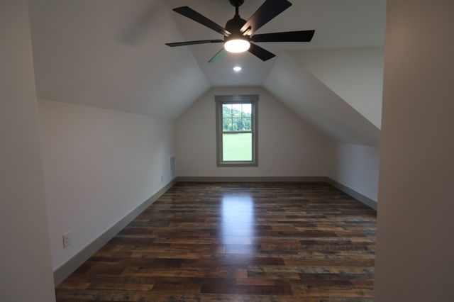 210 Granville Hwy, Chestnut Mound, TN 38552
