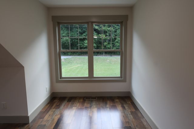 210 Granville Hwy, Chestnut Mound, TN 38552