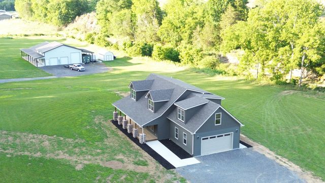 210 Granville Hwy, Chestnut Mound, TN 38552