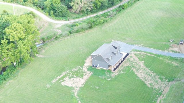 210 Granville Hwy, Chestnut Mound, TN 38552