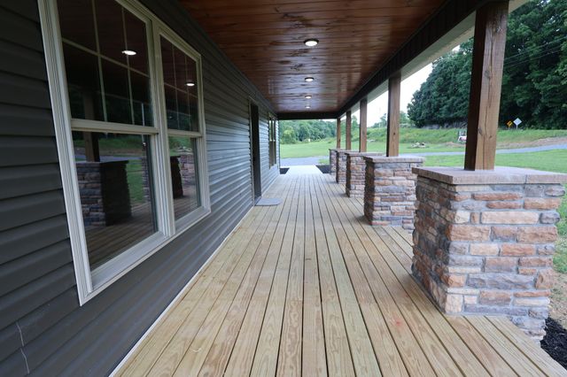 210 Granville Hwy, Chestnut Mound, TN 38552
