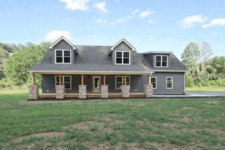 210 Granville Hwy, Chestnut Mound, TN 38552