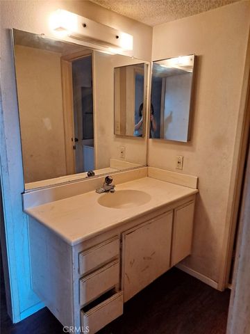 1047 E Huntington Drive C, Monrovia, CA 91016