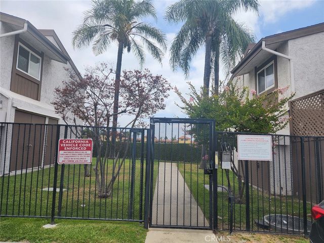 1047 E Huntington Drive C, Monrovia, CA 91016