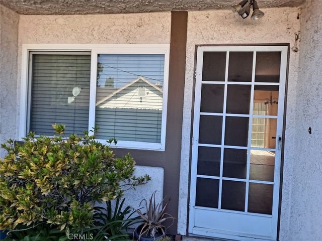 1047 E Huntington Drive C, Monrovia, CA 91016
