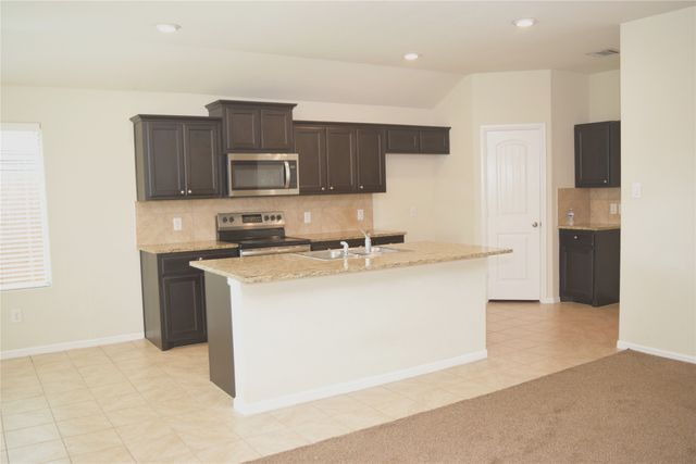 601 Buzzard Lake Trail, Fort Worth, TX 76120
