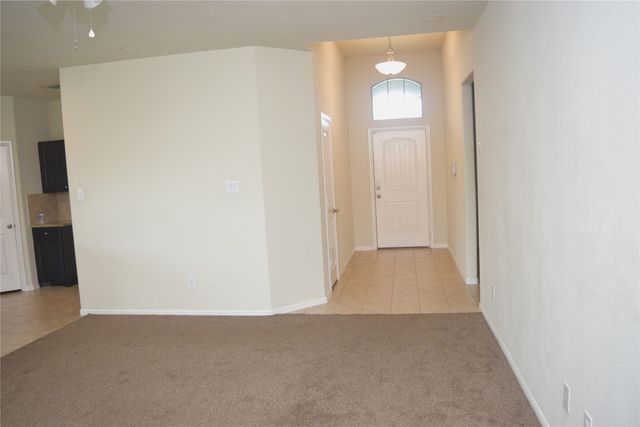 601 Buzzard Lake Trail, Fort Worth, TX 76120