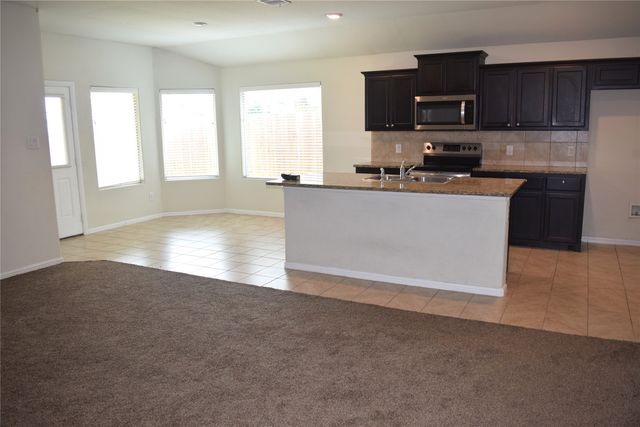 601 Buzzard Lake Trail, Fort Worth, TX 76120