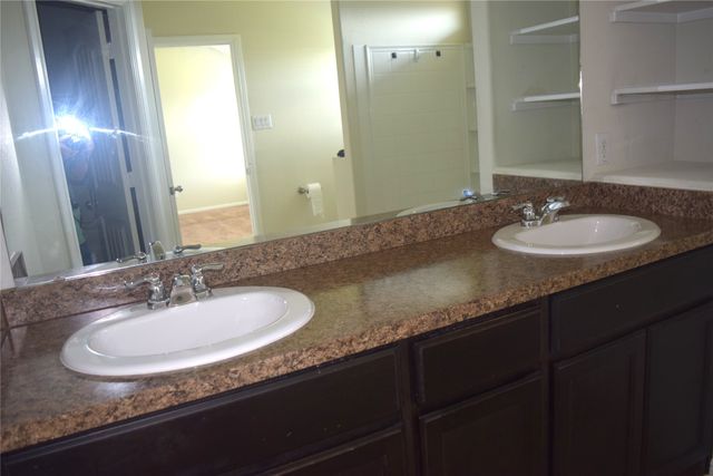 601 Buzzard Lake Trail, Fort Worth, TX 76120