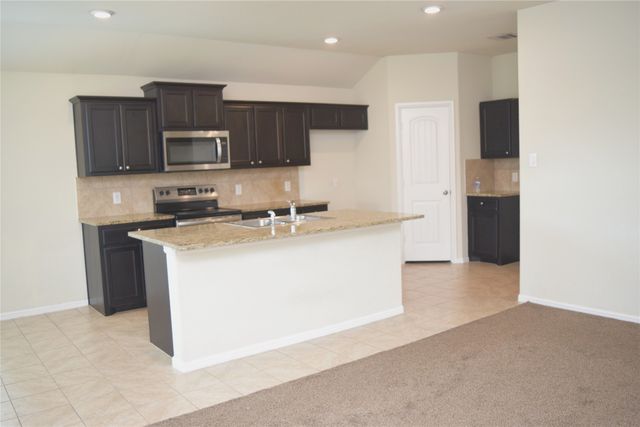 601 Buzzard Lake Trail, Fort Worth, TX 76120
