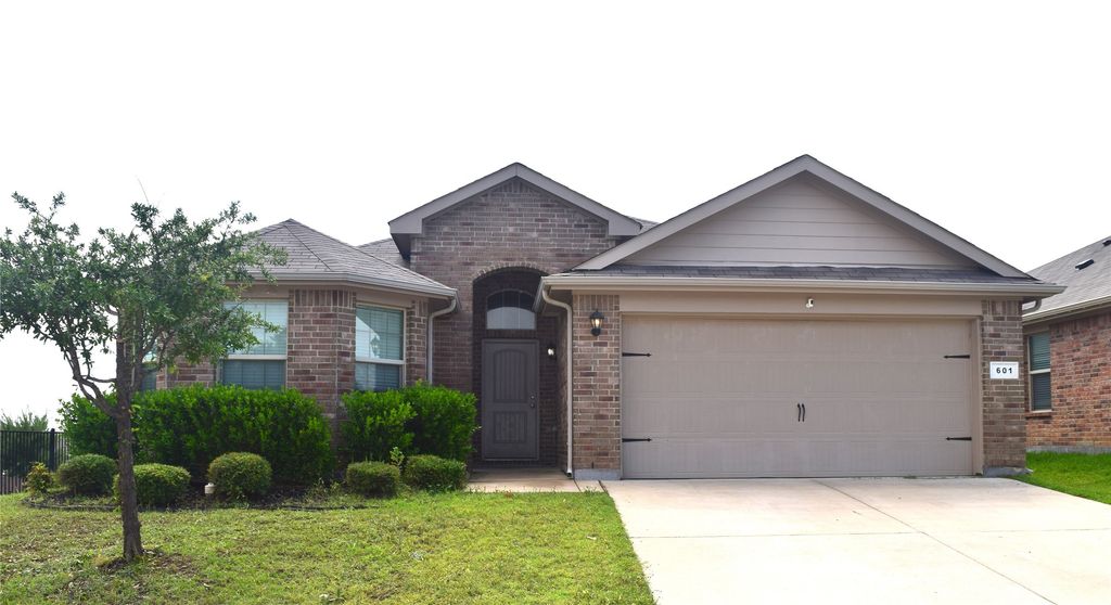 601 Buzzard Lake Trail, Fort Worth, TX 76120