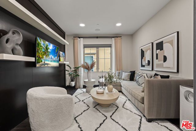 55 Suede, Irvine, CA 92602