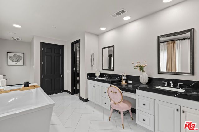 55 Suede, Irvine, CA 92602