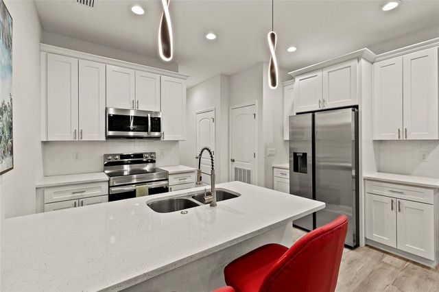 2106 E 17TH AVENUE, Tampa, FL 33605