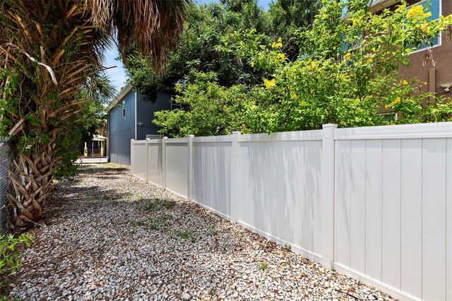 2106 E 17TH AVENUE, Tampa, FL 33605