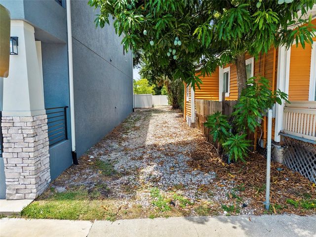 2106 E 17TH AVENUE, Tampa, FL 33605
