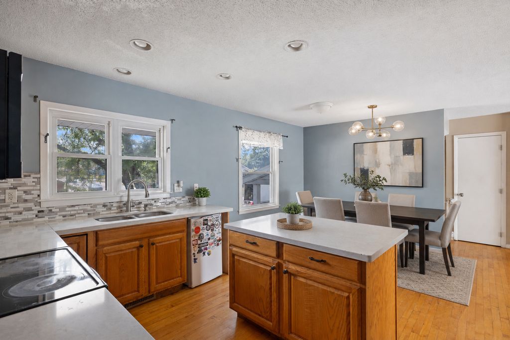 893 Whitney Drive, Apple Valley, MN 55124 — photo 5