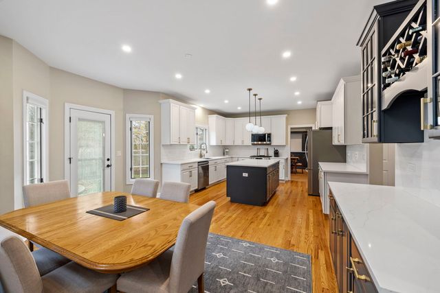 1203 N Burning Bush Lane, Mount Prospect, IL 60056