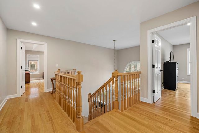 1203 N Burning Bush Lane, Mount Prospect, IL 60056